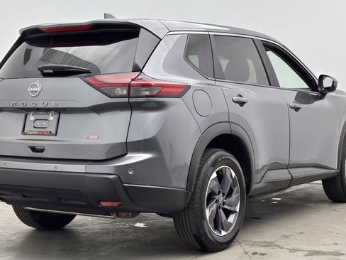 Used 2026 Nissan Rogue SV image 7