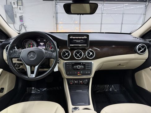 Used 2015 Mercedes-Benz GLA 250 4MATIC image 10