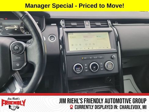 Used 2018 Land Rover Discovery SE image 17