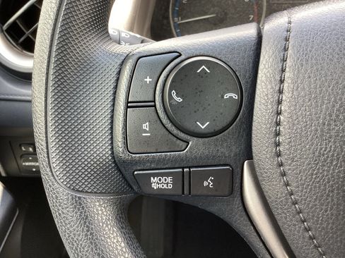 Used 2017 Toyota RAV4 LE FWD image 18