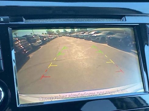 Used 2018 Nissan Rogue SV image 10