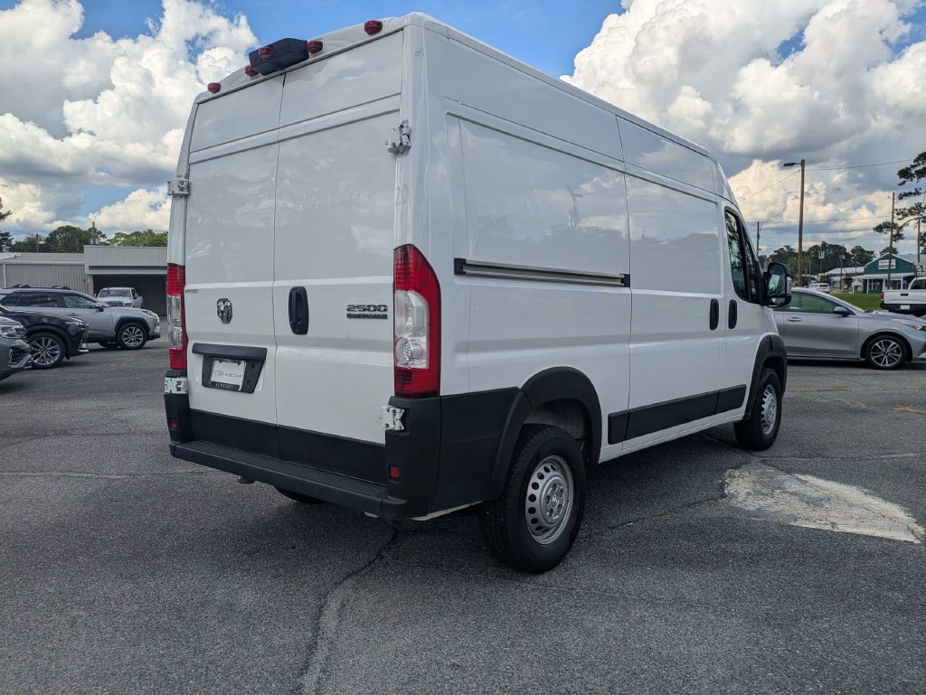 Used 2025 RAM ProMaster 2500 w/ Convenience Group FWD image 4