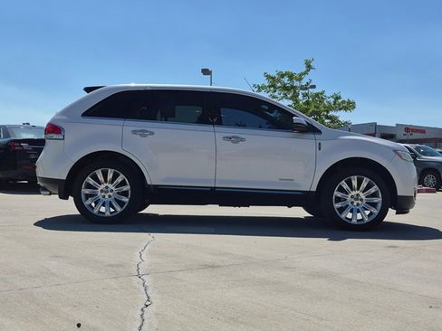 Used 2012 Lincoln MKX AWD image 4