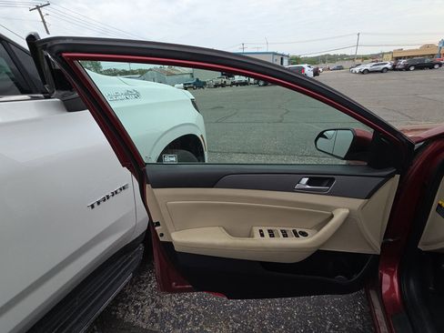 Used 2016 Hyundai Sonata ECO w/ Cargo Package image 7