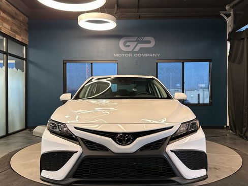 Used 2022 Toyota Camry SE image 8