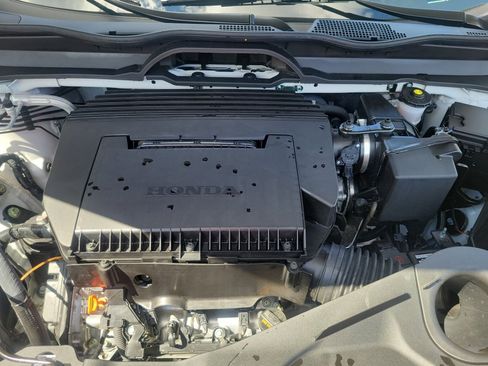Used 2025 Honda Pilot Touring image 16