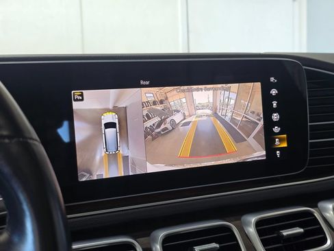 Used 2022 Mercedes-Benz GLS 450 4MATIC image 17