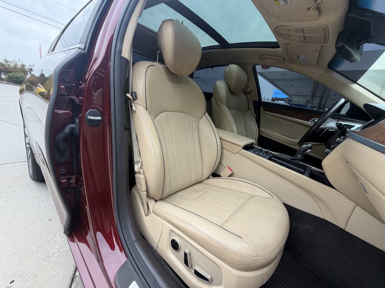 Used 2016 Hyundai Genesis 3.8 image 8