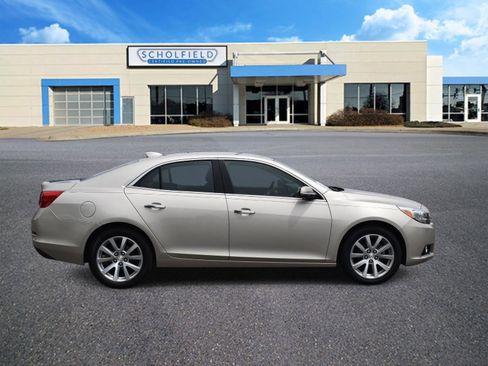 Used 2015 Chevrolet Malibu LTZ FWD image 2