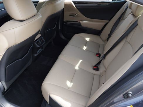 Used 2019 Lexus ES 350 w/ Premium Package image 29