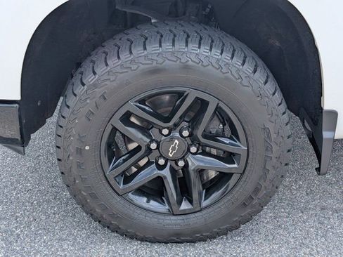 Used 2022 Chevrolet Silverado 1500 Custom Trail Boss AWD/4WD image 13