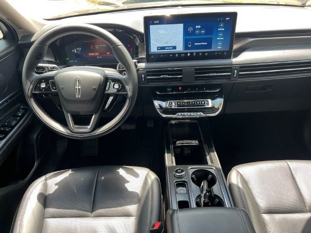 Used 2025 Lincoln Corsair Grand Touring AWD/4WD image 25