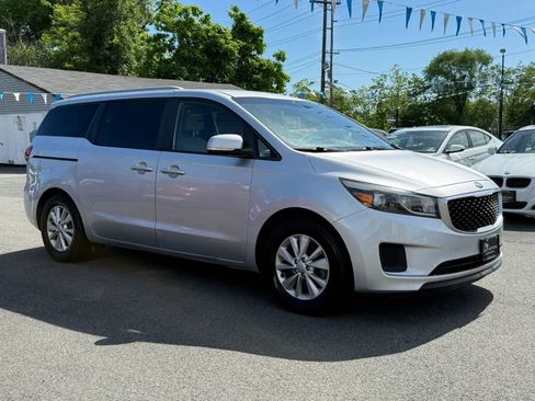 Used 2016 Kia Sedona LX w/ LX Convenience Package FWD image 16