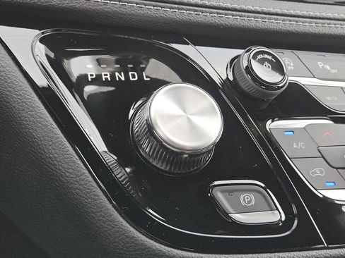 New 2026 Chrysler Pacifica Select FWD image 13