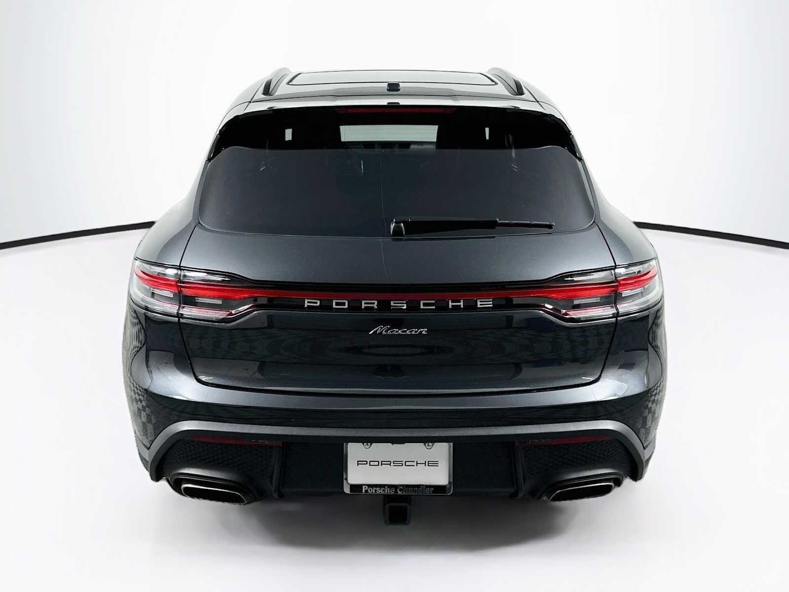 Certified 2026 Porsche Macan AWD/4WD image 10