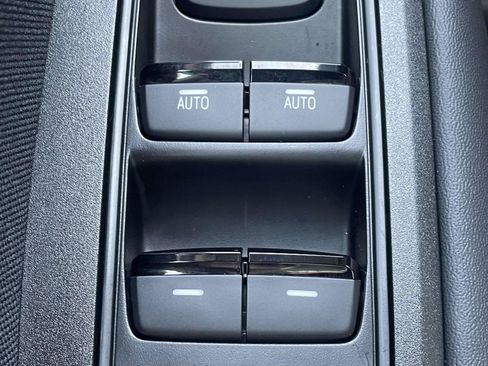 Used 2025 Subaru Outback AWD/4WD image 27