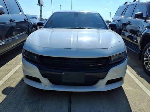 Used 2020 Dodge Charger SXT w/ Blacktop Package RWD image 3