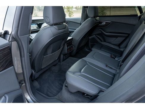 Used 2021 Audi Q8 Prestige image 13