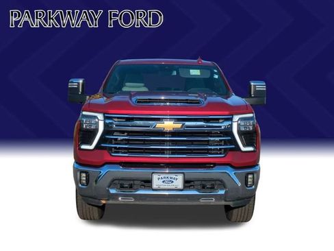 Used 2024 Chevrolet Silverado 2500 LTZ w/ LTZ Convenience Package AWD/4WD image 8