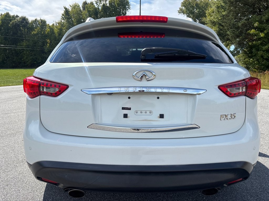 Used 2011 INFINITI FX35 AWD w/ Premium Pkg image 4