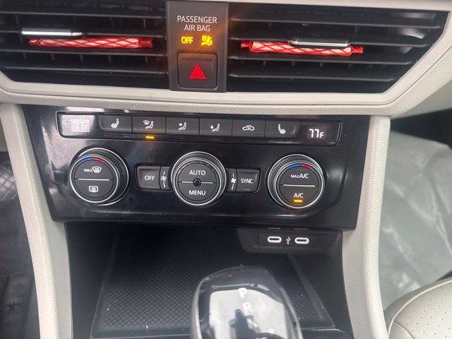 Used 2023 Volkswagen Jetta SE FWD image 6