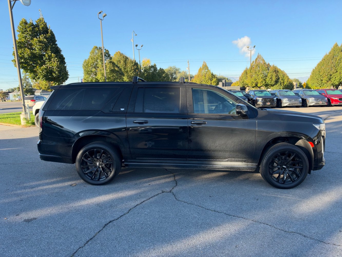 Used 2023 Cadillac Escalade ESV Sport Platinum w/ LPO, ONYX Package AWD/4WD image 6