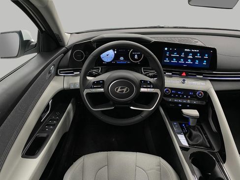 New 2026 Hyundai Elantra Limited FWD image 12