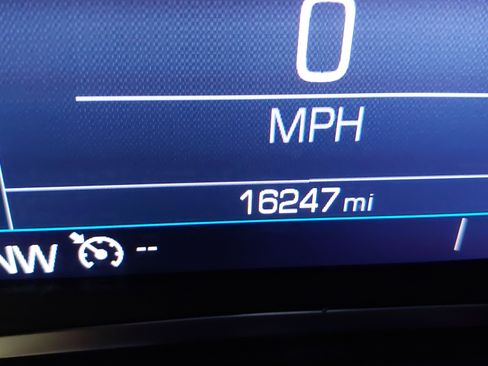 Used 2023 GMC Acadia SLE w/ Driver Convenience Package image 19