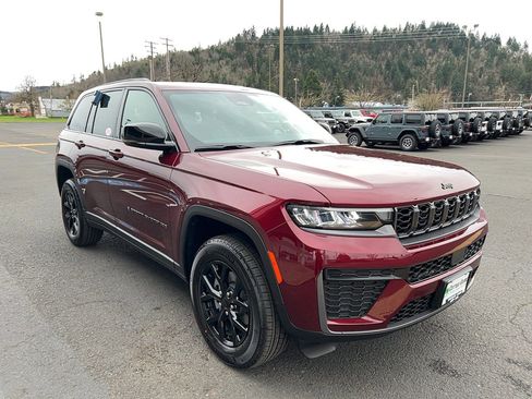 New 2026 Jeep Grand Cherokee Altitude AWD/4WD image 3