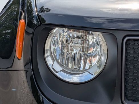 Used 2023 Jeep Renegade Trailhawk w/ Sun/Sound Group AWD/4WD image 9