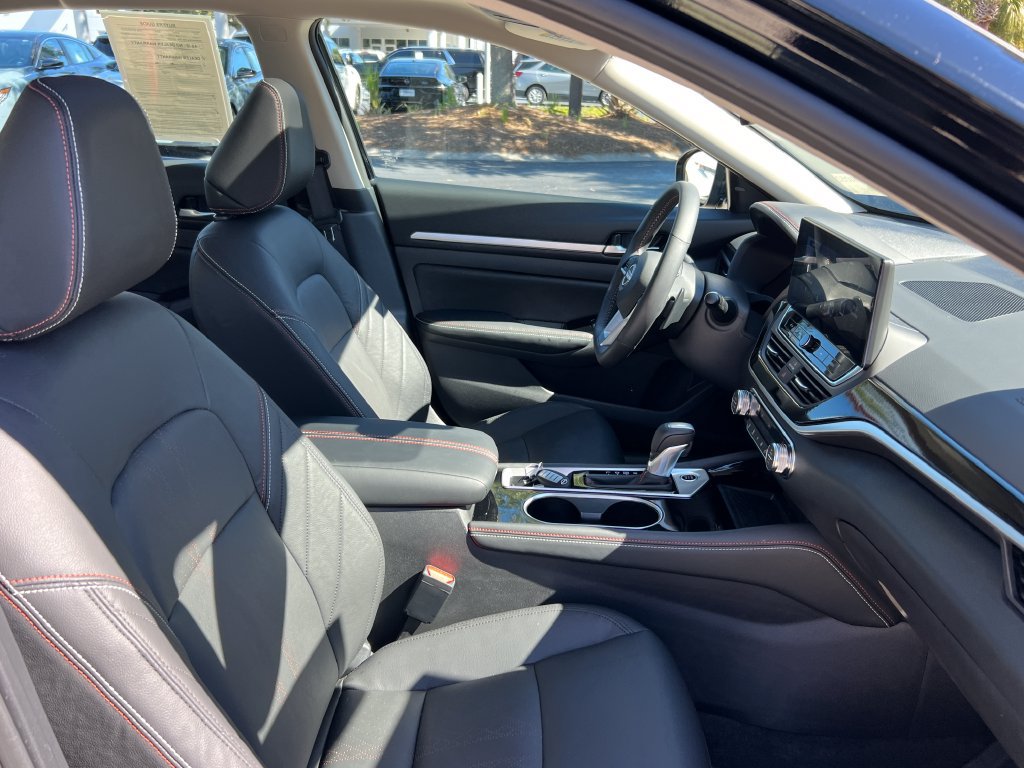 Used 2025 Nissan Altima 2.5 SR w/ SR Premium Package FWD image 21