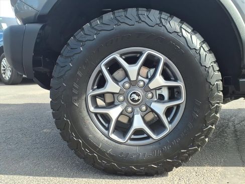 Certified 2025 Ford Bronco Badlands image 9