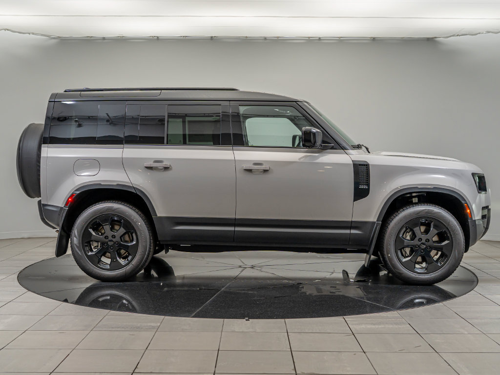 New 2026 Land Rover Defender 110 S AWD/4WD image 4