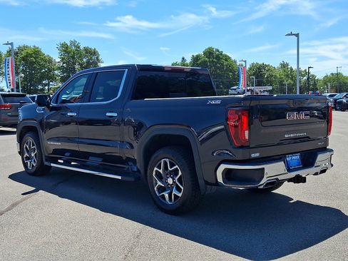 Used 2023 GMC Sierra 1500 SLT w/ SLT Premium Plus Package AWD/4WD image 4