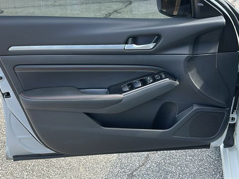 Certified 2023 Nissan Altima 2.5 SR w/ SR Premium Package image 14