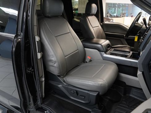 Used 2019 Ford F150 XLT w/ Equipment Group 302A Luxury AWD/4WD image 18