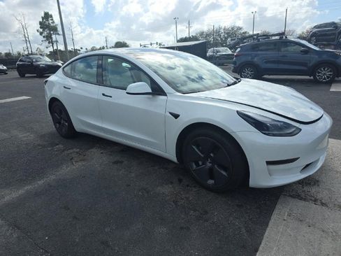 Used 2023 Tesla Model 3 Standard Range image 3