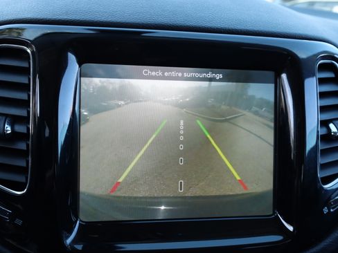 Used 2020 Jeep Compass Limited image 15