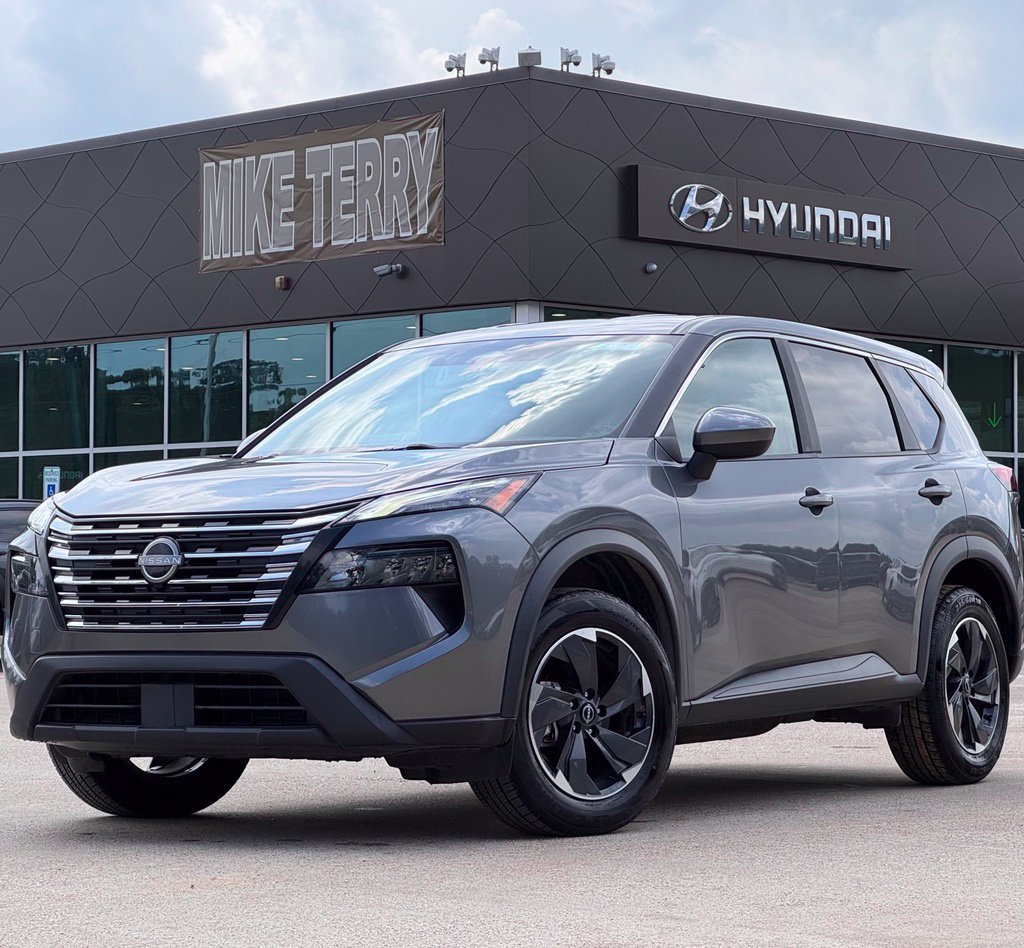 Used 2024 Nissan Rogue SV FWD image 1