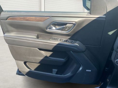 Used 2023 Chevrolet Suburban LT image 17