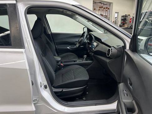 Used 2022 Nissan Kicks SV FWD image 12