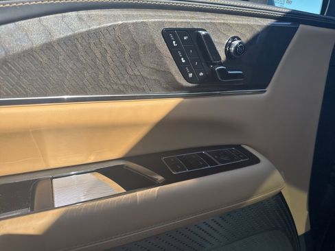 Used 2025 Cadillac Escalade IQ Luxury 2 w/ LPO, Radiant Package image 11