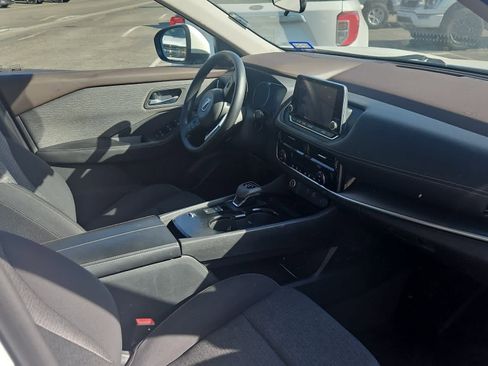 Used 2022 Nissan Rogue SV image 12