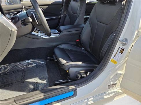 Certified 2023 BMW 330i Sedan w/ Convenience Package image 17