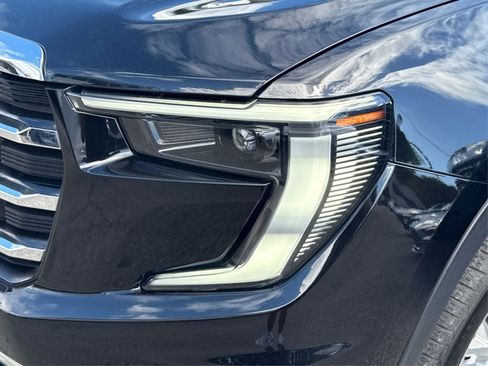 Used 2024 GMC Acadia Elevation w/ Trailering Package image 18