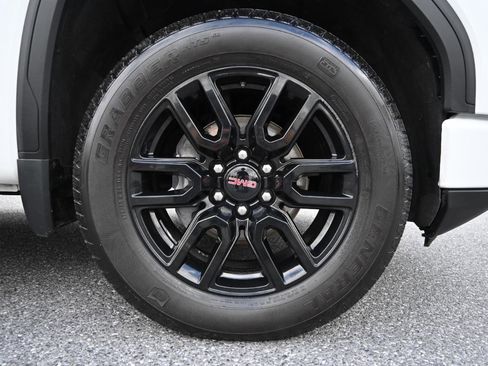Used 2024 GMC Sierra 1500 Elevation w/ LPO, Elevation Black Package AWD/4WD image 40