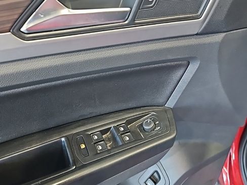 Used 2021 Volkswagen Atlas SE image 25