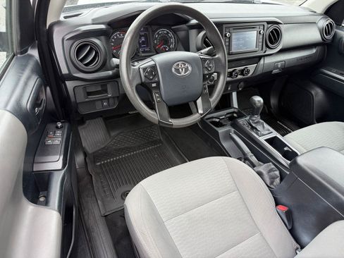 Used 2018 Toyota Tacoma SR AWD/4WD image 15