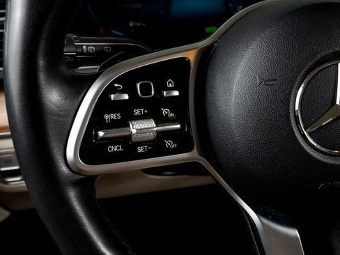 Used 2022 Mercedes-Benz GLS 450 4MATIC image 40