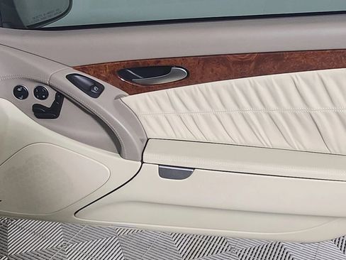 Used 2004 Mercedes-Benz SL 600 image 21